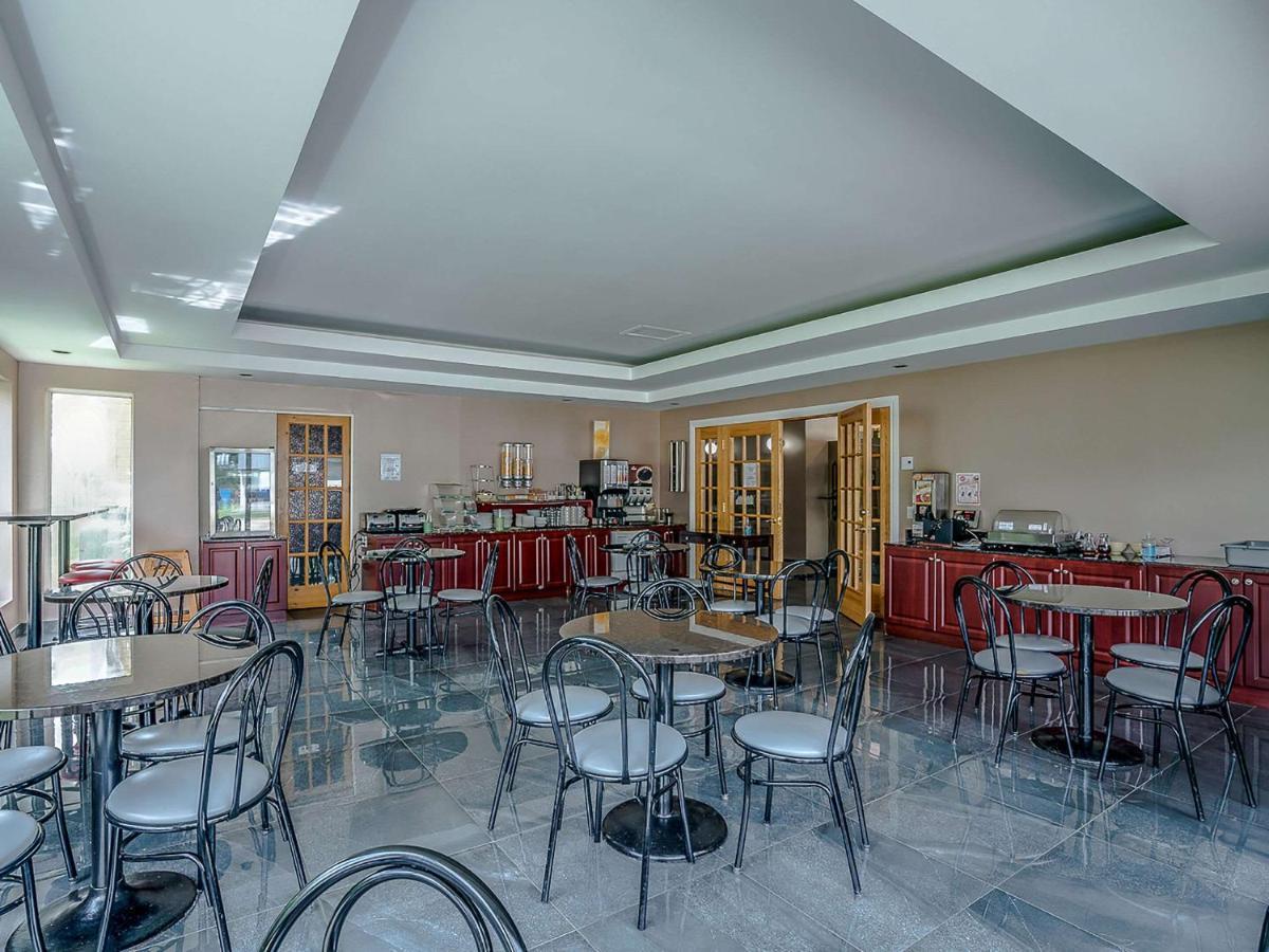 Quality Suites Sainte-Anne-de-Beaupré Buitenkant foto