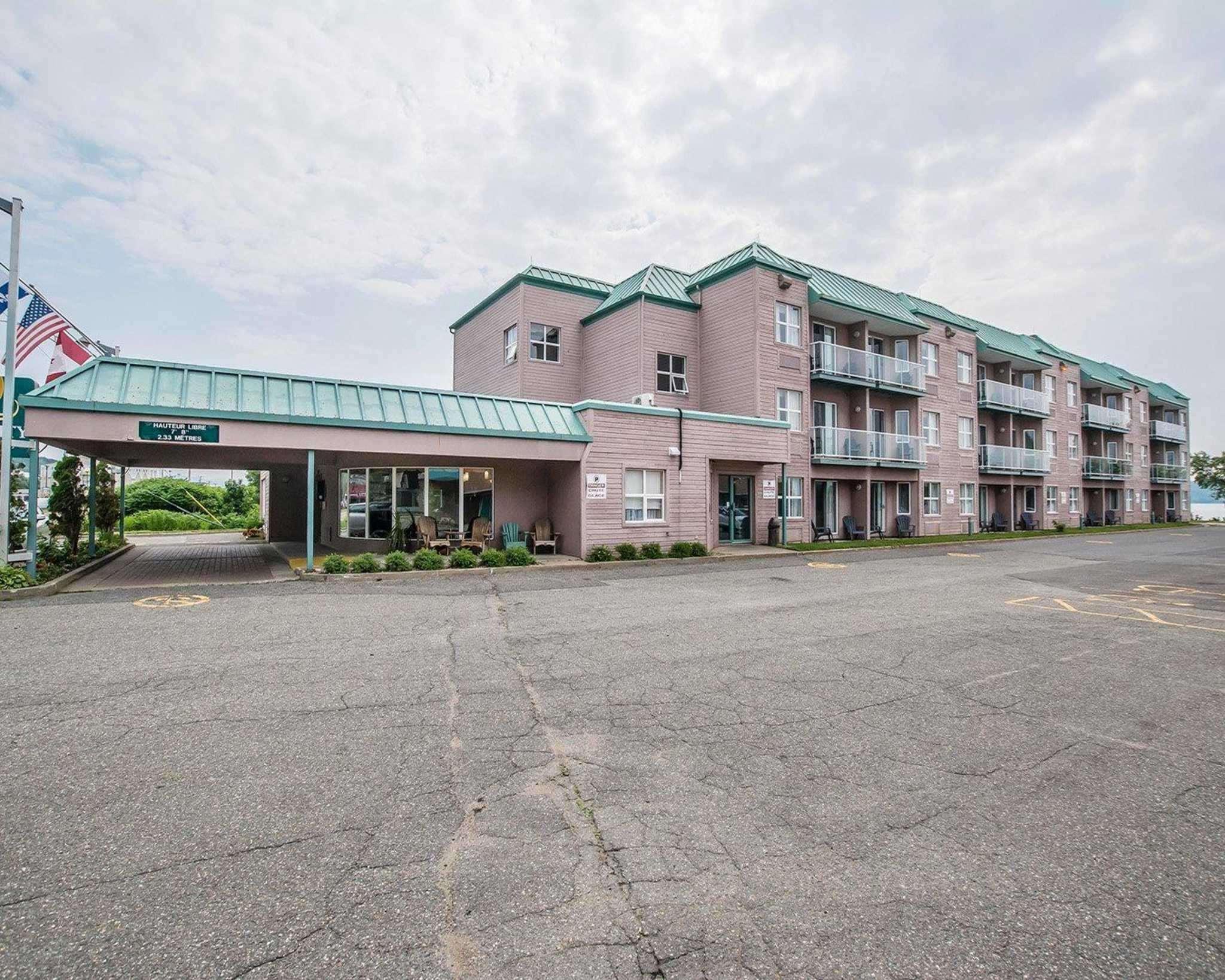 Quality Suites Sainte-Anne-de-Beaupré Buitenkant foto