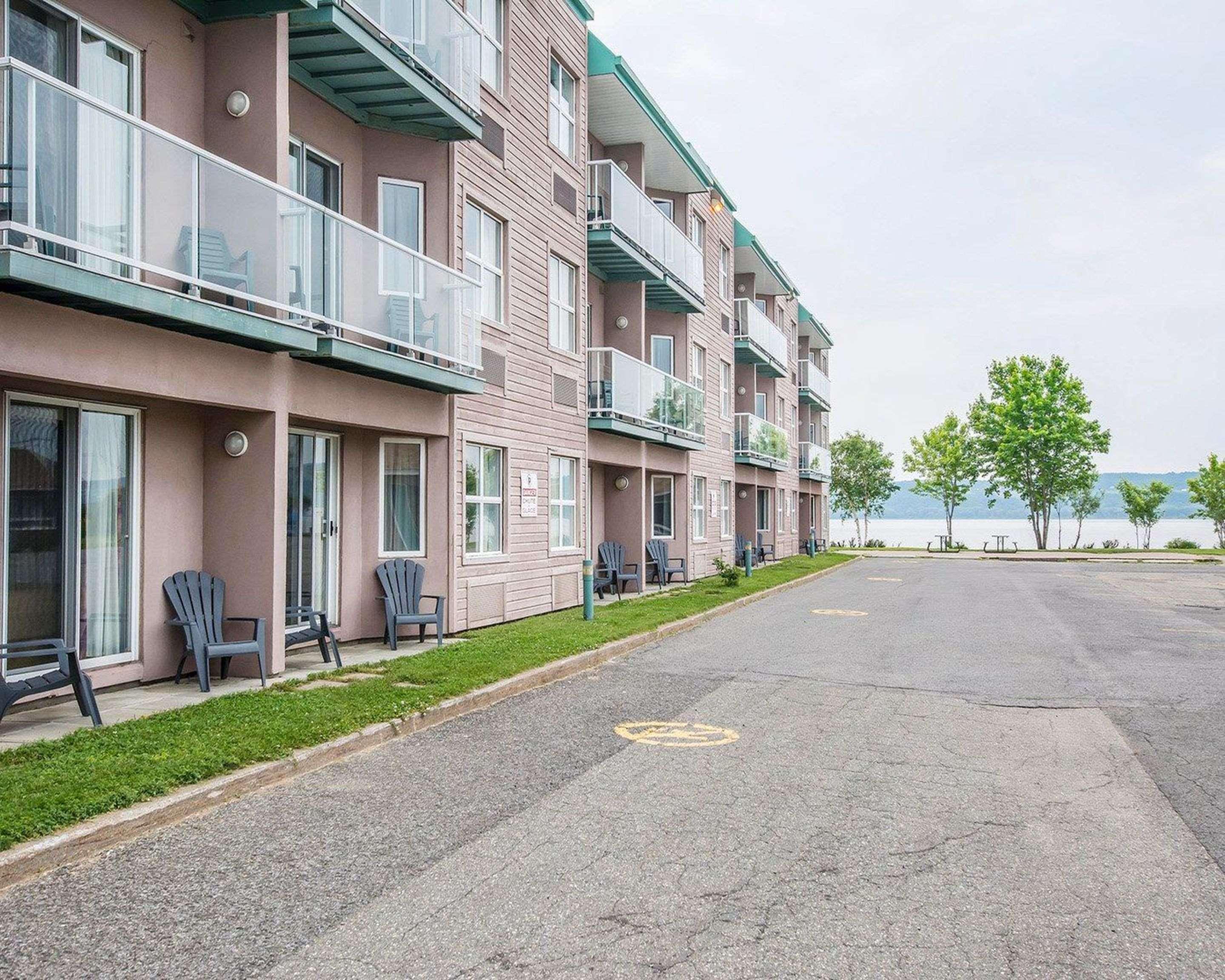 Quality Suites Sainte-Anne-de-Beaupré Buitenkant foto