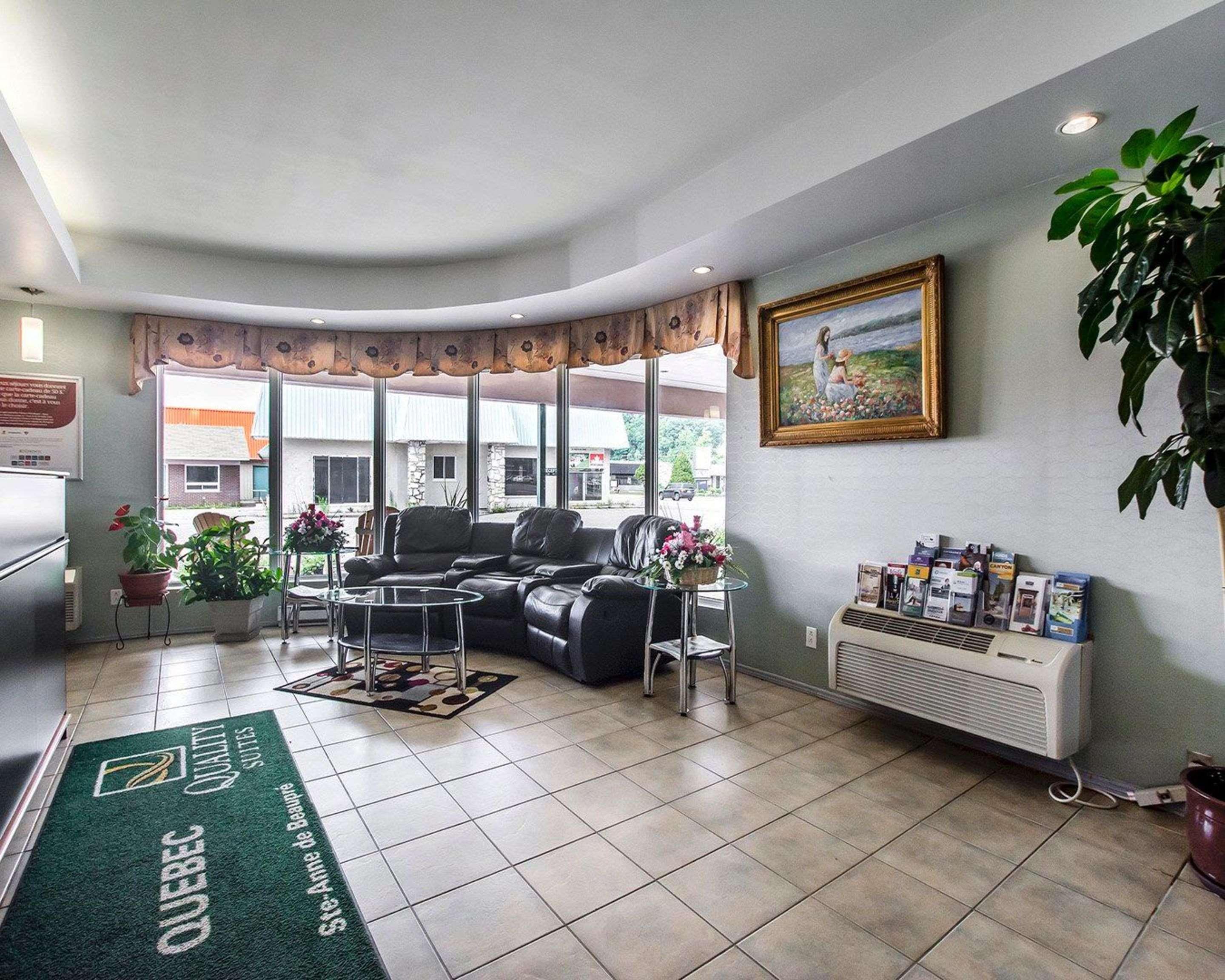 Quality Suites Sainte-Anne-de-Beaupré Buitenkant foto